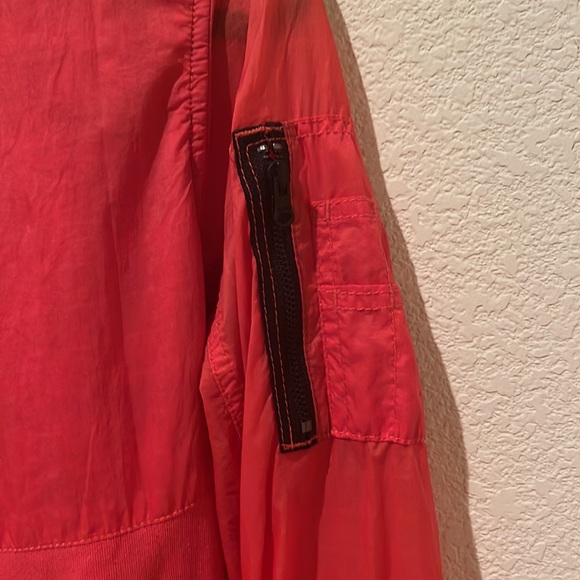 Converse women’s red/black bomber Jacket ; Size small - Picture 4 of 5